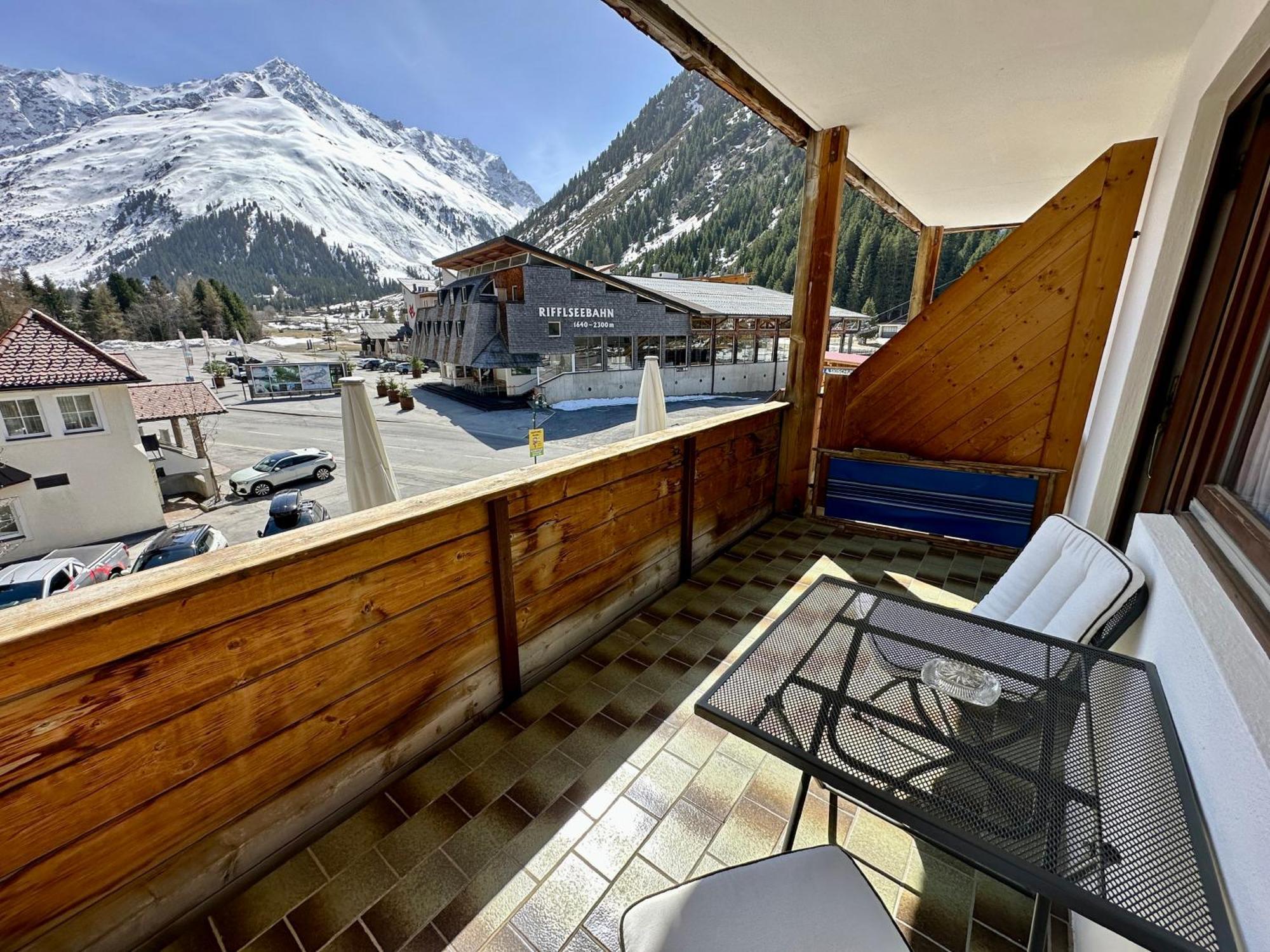 Hotel Zirbenhof Sankt Leonhard im Pitztal Exteriör bild