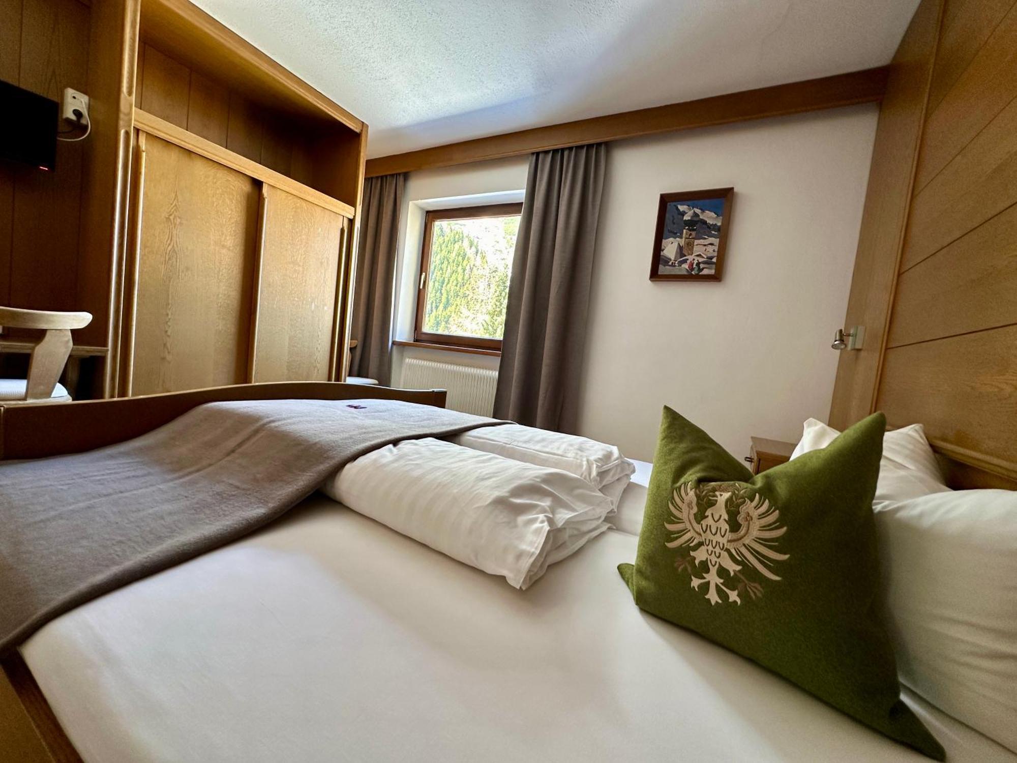 Hotel Zirbenhof Sankt Leonhard im Pitztal Rum bild