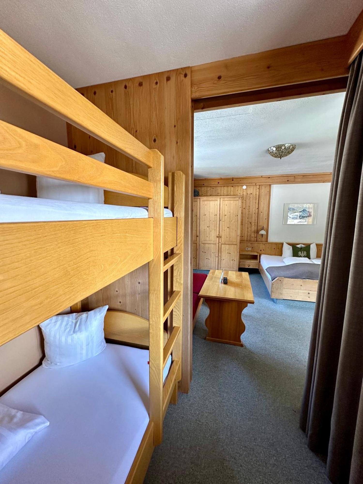 Hotel Zirbenhof Sankt Leonhard im Pitztal Rum bild