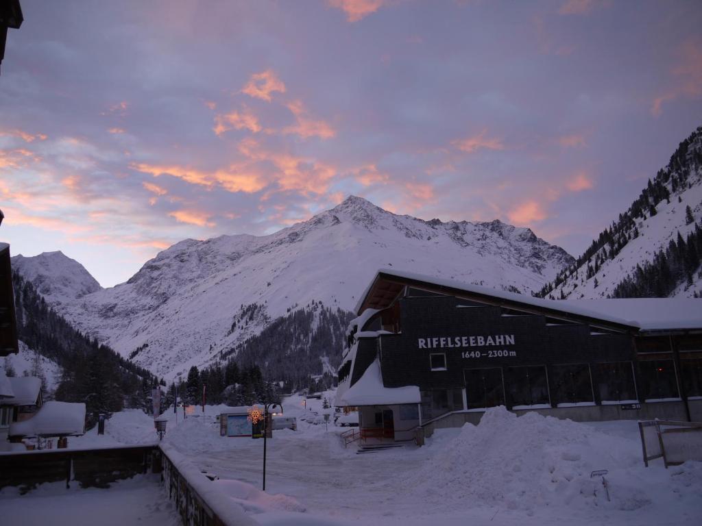 Hotel Zirbenhof Sankt Leonhard im Pitztal Exteriör bild